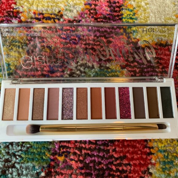 Assorted eyeshadows - Picture 5 of 6